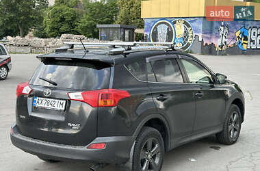 Внедорожник / Кроссовер Toyota RAV4 2015 в 