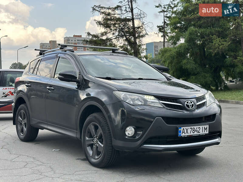 Внедорожник / Кроссовер Toyota RAV4 2015 в Харькове