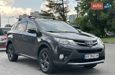 Внедорожник / Кроссовер Toyota RAV4 2015 в 