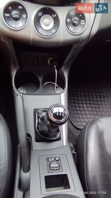 Позашляховик / Кросовер Toyota RAV4 2007 в Житомирі
