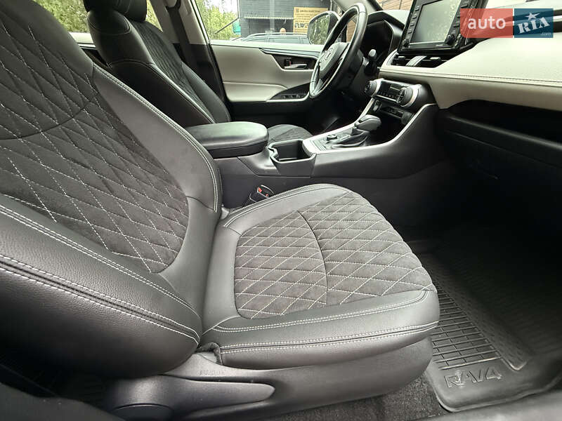 Позашляховик / Кросовер Toyota RAV4 2022 в Києві