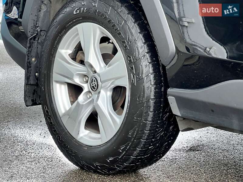 Позашляховик / Кросовер Toyota RAV4 2019 в Києві