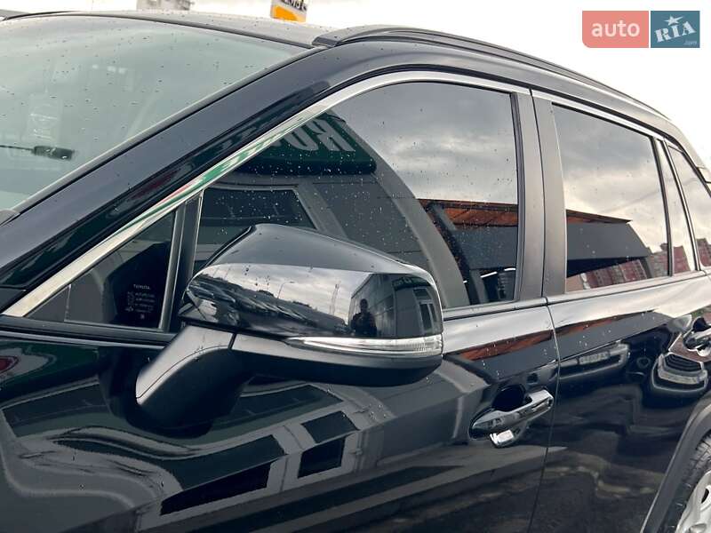 Позашляховик / Кросовер Toyota RAV4 2019 в Києві