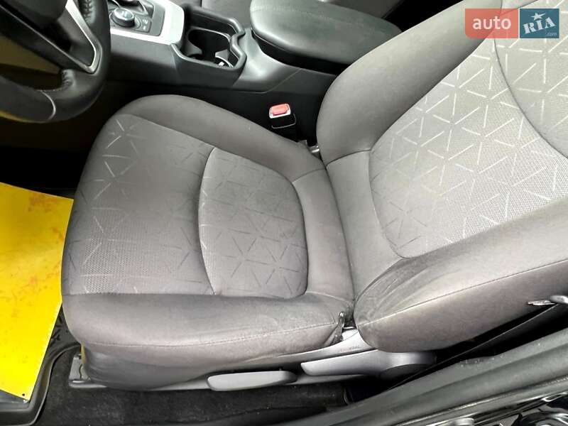 Позашляховик / Кросовер Toyota RAV4 2019 в Києві