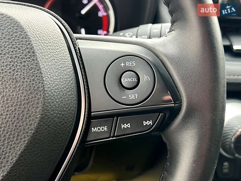 Позашляховик / Кросовер Toyota RAV4 2019 в Києві