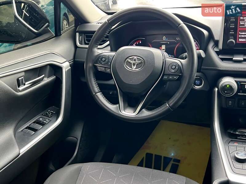 Позашляховик / Кросовер Toyota RAV4 2019 в Києві