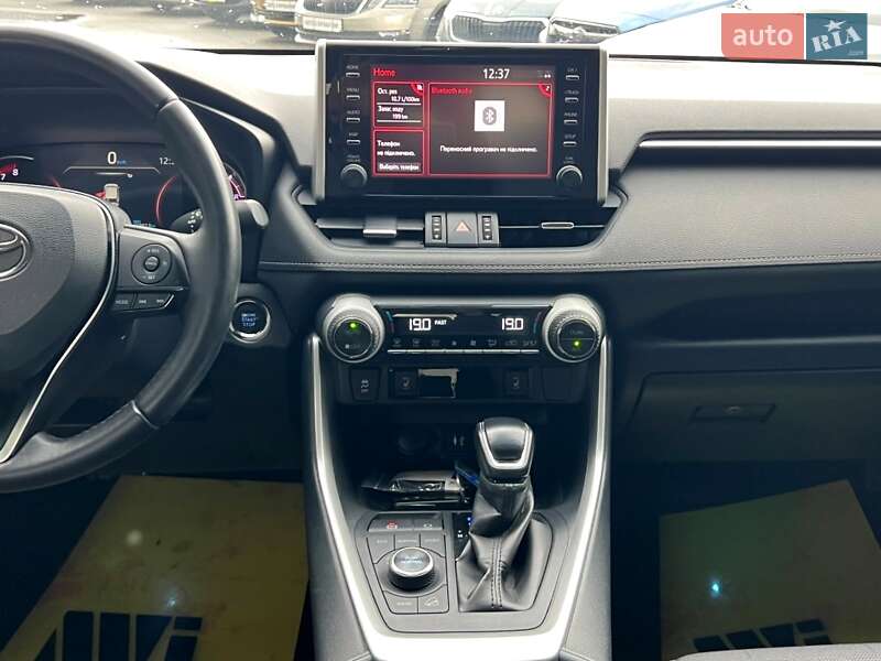 Позашляховик / Кросовер Toyota RAV4 2019 в Києві