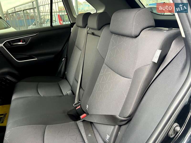 Позашляховик / Кросовер Toyota RAV4 2019 в Києві