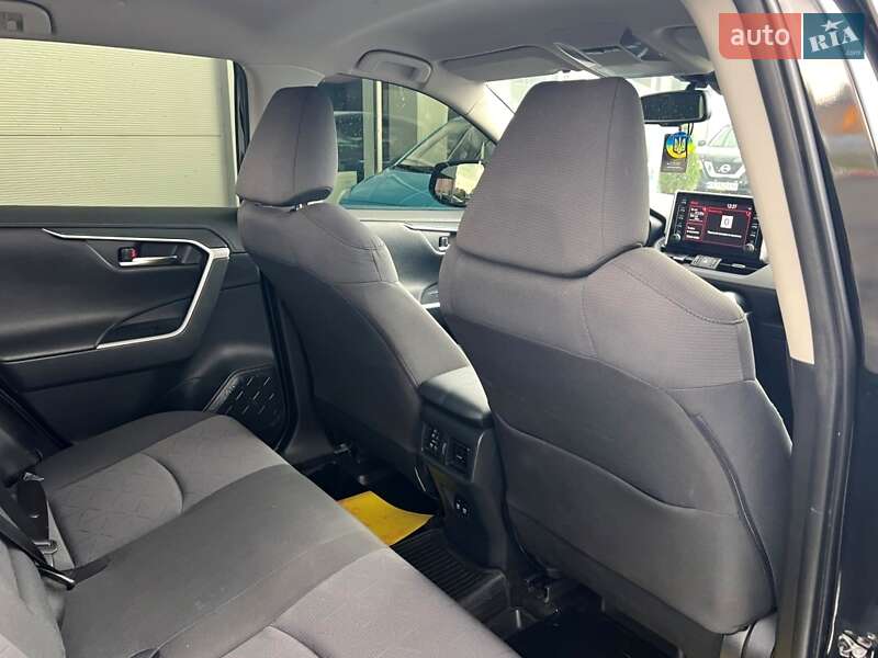 Позашляховик / Кросовер Toyota RAV4 2019 в Києві