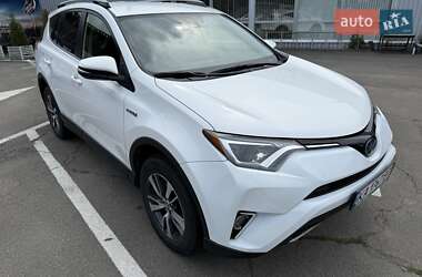 Внедорожник / Кроссовер Toyota RAV4 2018 в 