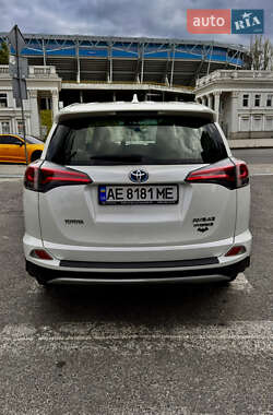 Внедорожник / Кроссовер Toyota RAV4 2017 в 