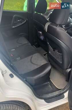 Позашляховик / Кросовер Toyota RAV4 2009 в 