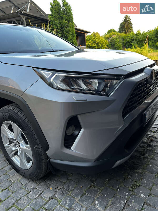 Внедорожник / Кроссовер Toyota RAV4 2021 в Сквире