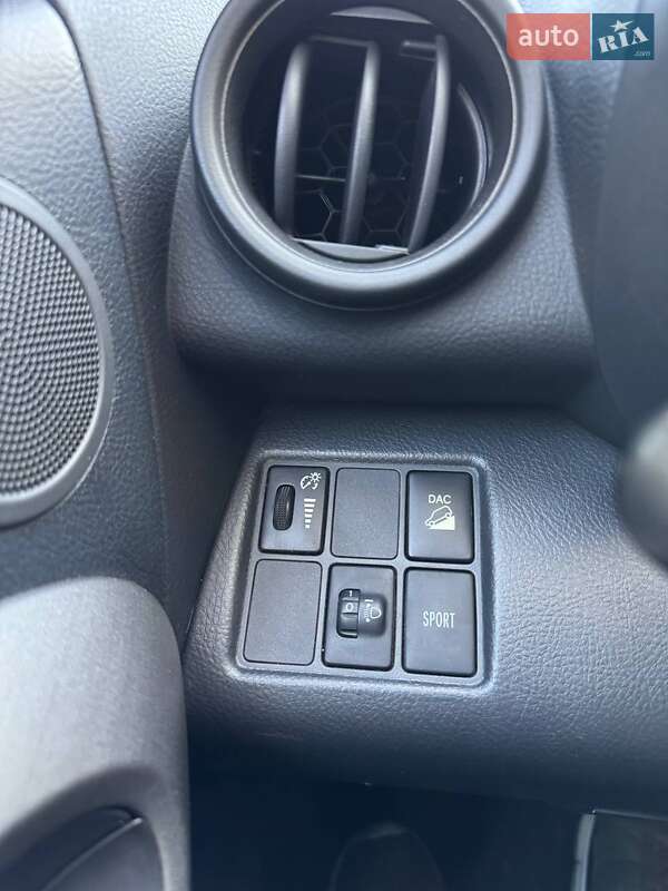 Внедорожник / Кроссовер Toyota RAV4 2012 в Львове