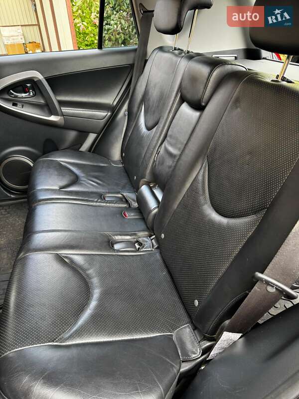 Внедорожник / Кроссовер Toyota RAV4 2008 в Житомире