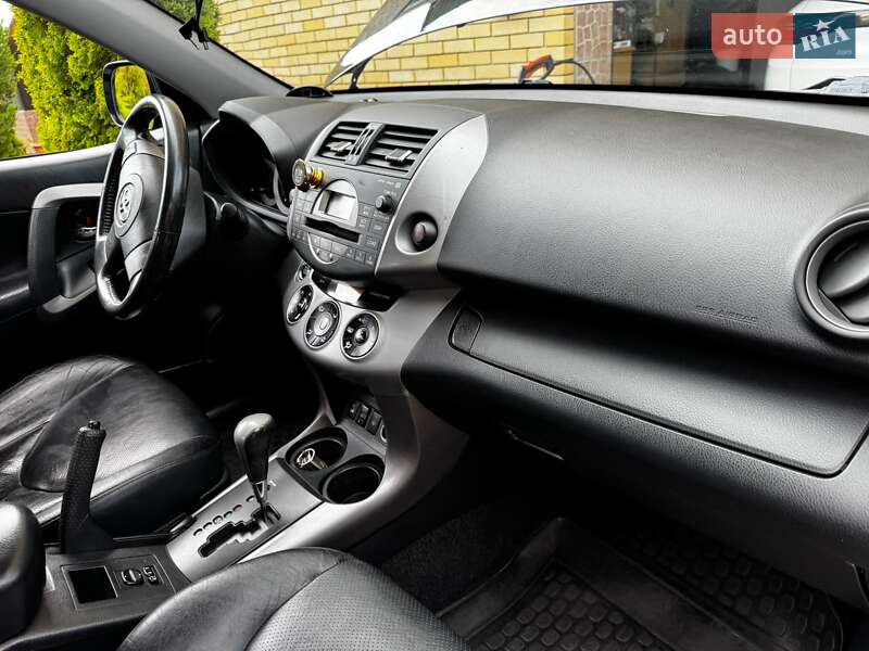 Внедорожник / Кроссовер Toyota RAV4 2008 в Житомире