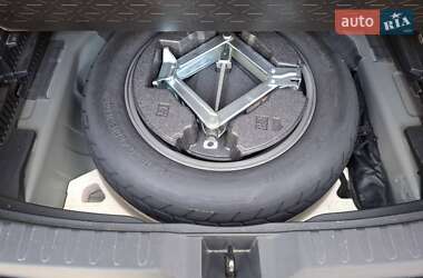 Внедорожник / Кроссовер Toyota RAV4 2019 в 