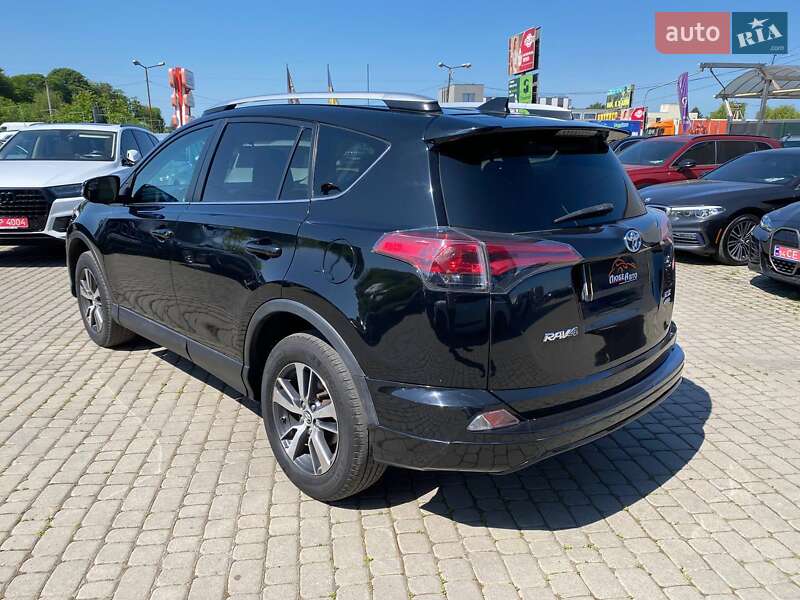 Позашляховик / Кросовер Toyota RAV4 2016 в Львові
