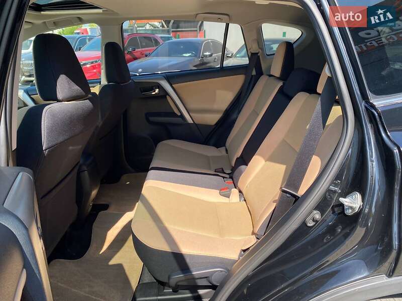 Позашляховик / Кросовер Toyota RAV4 2016 в Львові