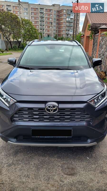 Внедорожник / Кроссовер Toyota RAV4 2019 в Черкассах