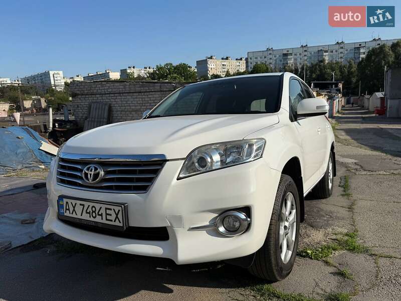 Toyota RAV4 2011