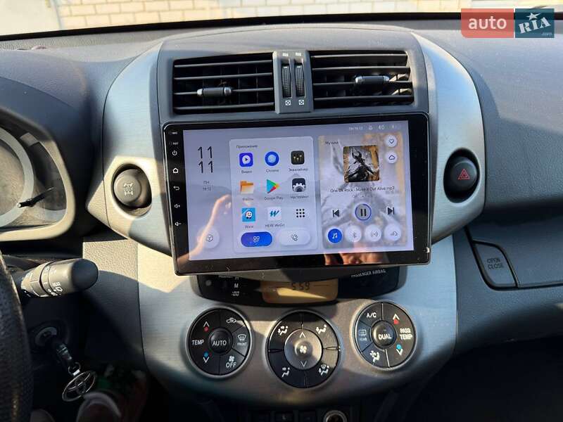 Позашляховик / Кросовер Toyota RAV4 2011 в Харкові