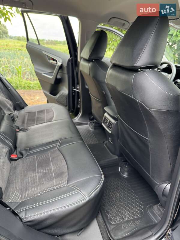 Позашляховик / Кросовер Toyota RAV4 2021 в Києві фото 60 Позашляховик / Кросовер Toyota RAV4 2021 в Києві