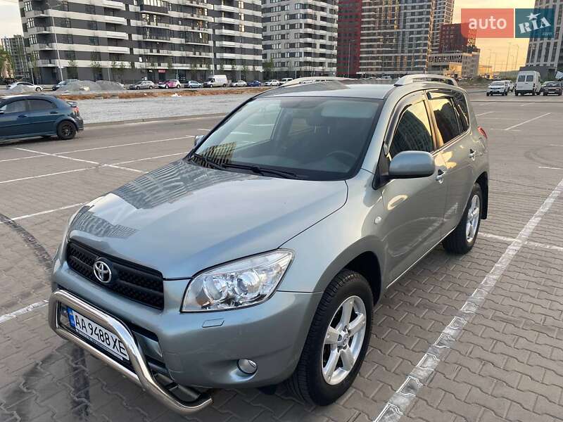 Внедорожник / Кроссовер Toyota RAV4 2006 в Киеве