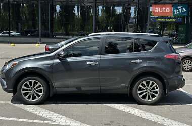 Внедорожник / Кроссовер Toyota RAV4 2016 в Киеве