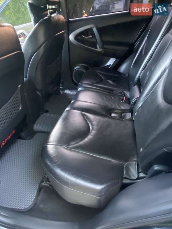 Внедорожник / Кроссовер Toyota RAV4 2007 в Каменец-Подольском