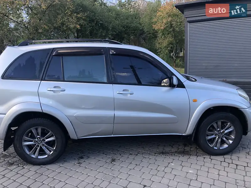 Toyota RAV4 2003