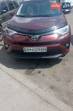 Внедорожник / Кроссовер Toyota RAV4 2016 в Житомире