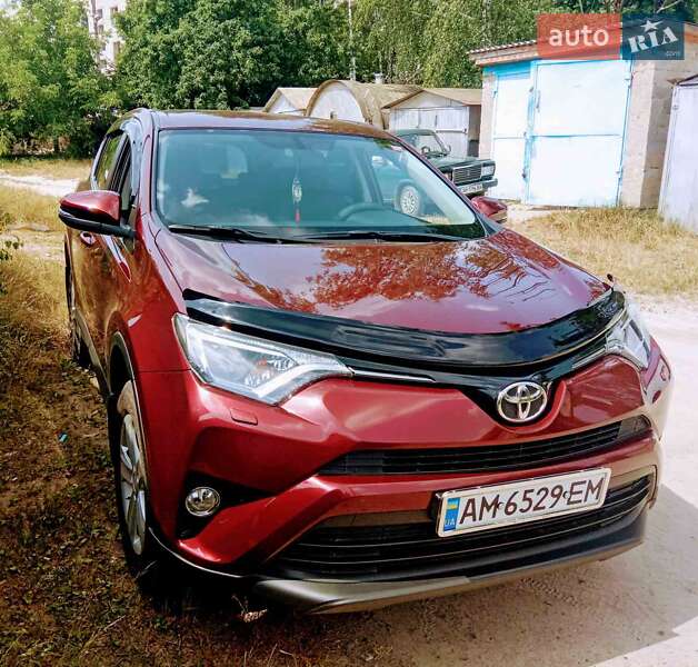 Внедорожник / Кроссовер Toyota RAV4 2016 в Житомире