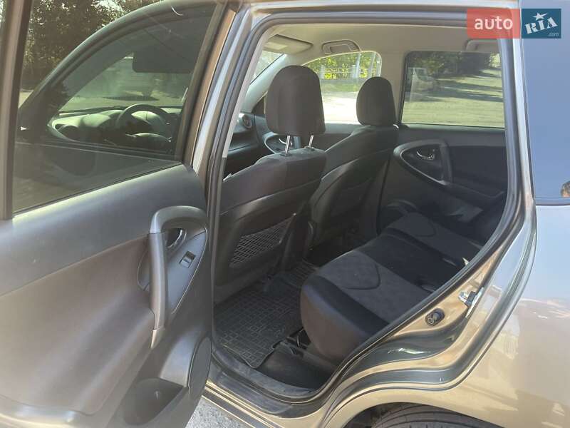 Позашляховик / Кросовер Toyota RAV4 2012 в Житомирі