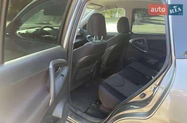 Внедорожник / Кроссовер Toyota RAV4 2012 в 