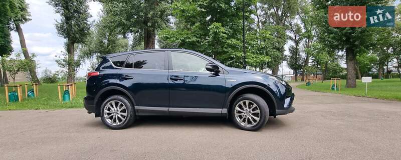 Позашляховик / Кросовер Toyota RAV4 2018 в Києві
