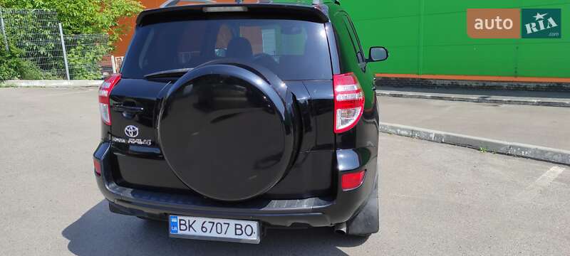 Внедорожник / Кроссовер Toyota RAV4 2010 в Ровно