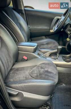 Внедорожник / Кроссовер Toyota RAV4 2011 в 