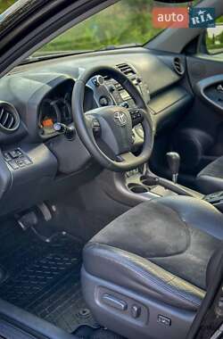 Внедорожник / Кроссовер Toyota RAV4 2011 в 