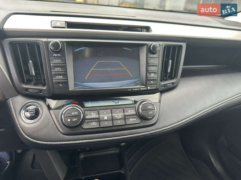 Внедорожник / Кроссовер Toyota RAV4 2016 в Киеве