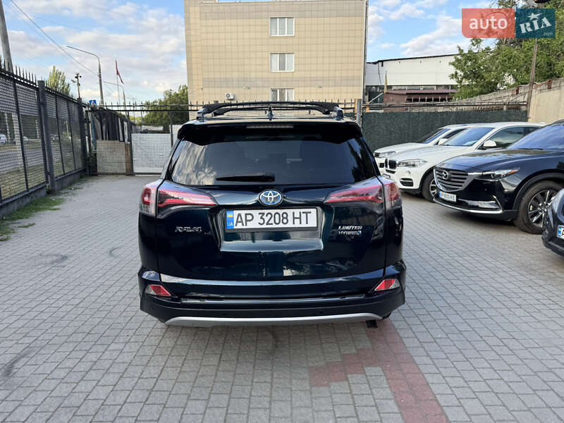 Позашляховик / Кросовер Toyota RAV4 2017 в Запоріжжі
