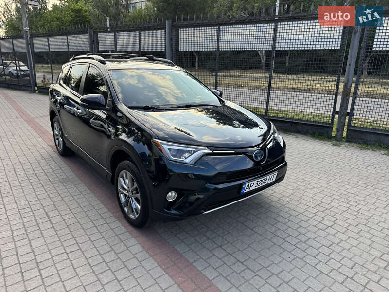 Позашляховик / Кросовер Toyota RAV4 2017 в Запоріжжі
