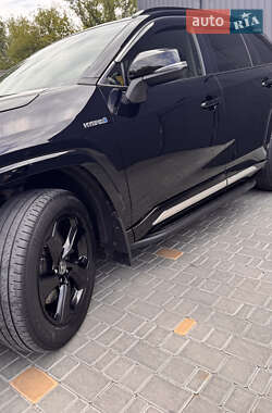 Внедорожник / Кроссовер Toyota RAV4 2020 в 