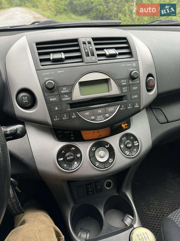 Позашляховик / Кросовер Toyota RAV4 2007 в Звягелі