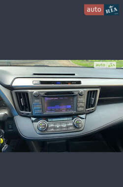 Внедорожник / Кроссовер Toyota RAV4 2013 в 