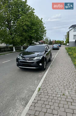 Внедорожник / Кроссовер Toyota RAV4 2013 в 
