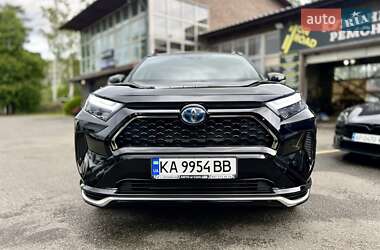 Внедорожник / Кроссовер Toyota RAV4 2023 в 