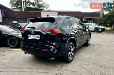 Внедорожник / Кроссовер Toyota RAV4 2023 в 