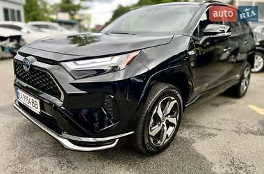 Внедорожник / Кроссовер Toyota RAV4 2023 в 