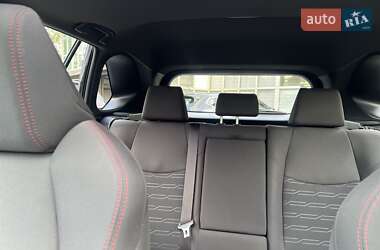 Внедорожник / Кроссовер Toyota RAV4 2023 в 